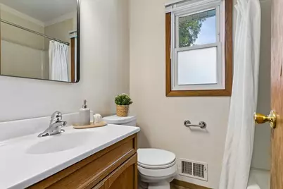 421/423 Nevada Avenue E, Saint Paul, MN 55101 - Photo 17