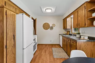 421/423 Nevada Ave E, Saint Paul, MN 55101 - Photo 9