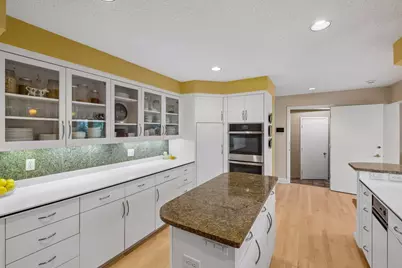16 Timberglade Road, Bloomington, MN 55437 - Photo 25