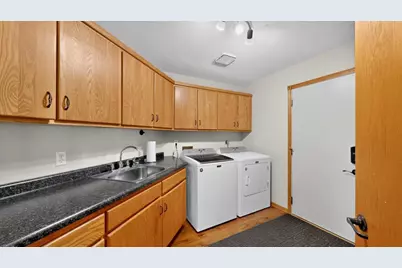 1419 Glendale Hills Drive NE, Rochester, MN 55906 - Photo 5