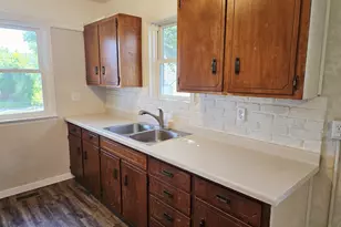 609 9th Ave SW, Austin, MN 55912 - Photo 9