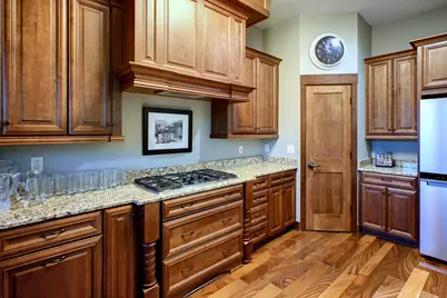 8752 Lake Riley Drive, Chanhassen, MN 55317 - Photo 45