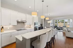 8752 Lake Riley Dr, Chanhassen, MN 55317 - Photo 13