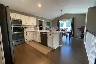 532 Elliot Dr SE, Grand Meadow, MN 55936 - Photo 9