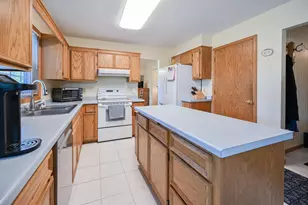 12892 Essex Way, Apple Valley, MN 55124 - Photo 7