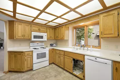 5611 Dunlap Avenue N, Shoreview, MN 55126 - Photo 13