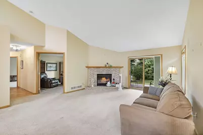 5611 Dunlap Avenue N, Shoreview, MN 55126 - Photo 5