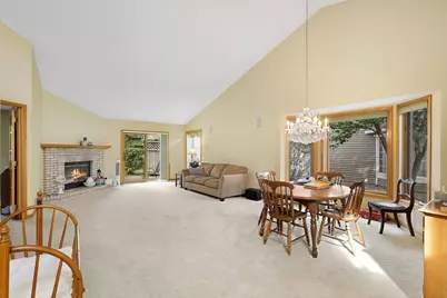 5611 Dunlap Avenue N, Shoreview, MN 55126 - Photo 3