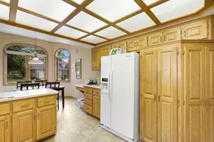 5611 Dunlap Ave N, Shoreview, MN 55126 - Photo 9