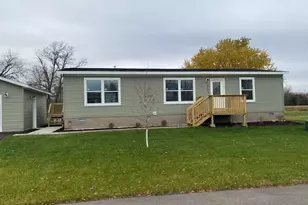 403 NW 1st St, Staples, MN 56479 - Photo 1