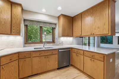 9409 Yukon Avenue S, Bloomington, MN 55438 - Photo 25