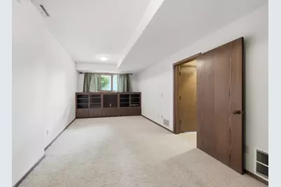9409 Yukon Avenue S, Bloomington, MN 55438 - Photo 15