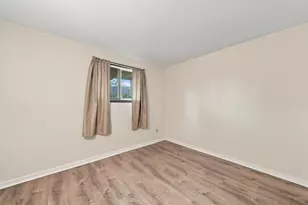 7525 Whitney Dr, Apple Valley, MN 55124 - Photo 17