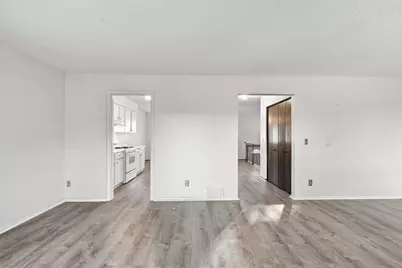 7525 Whitney Drive, Apple Valley, MN 55124 - Photo 13
