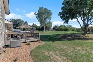 8419 Ivywood Ave S, Cottage Grove, MN 55016 - Photo 15