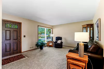 8419 Ivywood Avenue S, Cottage Grove, MN 55016 - Photo 5