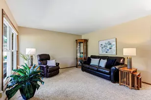 8419 Ivywood Ave S, Cottage Grove, MN 55016 - Photo 5