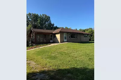 435 W Ottawa Street, Le Center, MN 56057 - Photo 1