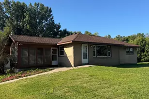 435 W Ottawa St, Le Center, MN 56057 - Photo 1