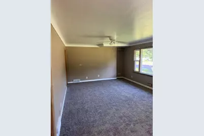 435 W Ottawa Street, Le Center, MN 56057 - Photo 5