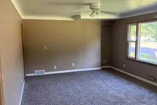 435 W Ottawa St, Le Center, MN 56057 - Photo 5