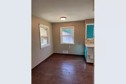 435 W Ottawa Street, Le Center, MN 56057 - Photo 9