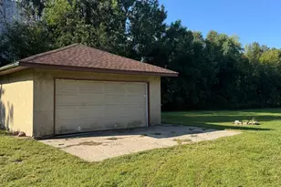 435 W Ottawa St, Le Center, MN 56057 - Photo 19