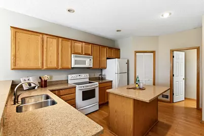 2036 Chicory Way, Chanhassen, MN 55317 - Photo 11