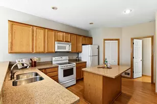 2036 Chicory Way, Chanhassen, MN 55317 - Photo 11