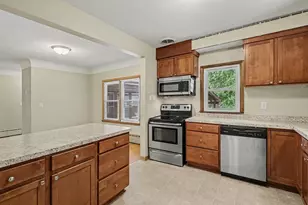 1440 Harmony Dr, Saint Paul, MN 55115 - Photo 5