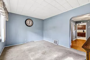 535 Edmund Ave, Saint Paul, MN 55103 - Photo 3