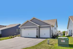 18071 Heirloom Ct, Lakeville, MN 55044 - Photo 3