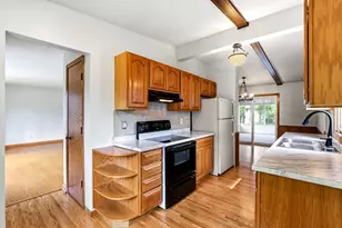 4616 Hillsboro Ave N, New Hope, MN 55428 - Photo 7