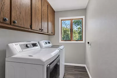 1011 N Cordova Avenue, Le Center, MN 56057 - Photo 17