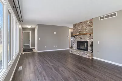 1011 N Cordova Avenue, Le Center, MN 56057 - Photo 5