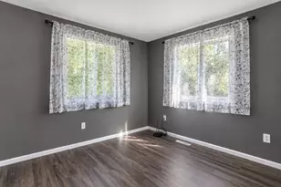 1011 N Cordova Ave, Le Center, MN 56057 - Photo 21