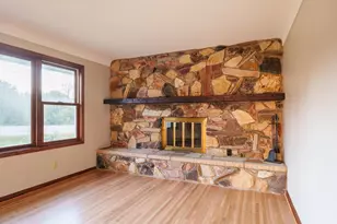 327 Pine St, Vermillion, MN 55085 - Photo 5