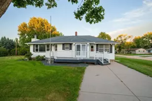 327 Pine Ave, Vermillion, MN 55085 - Photo 1