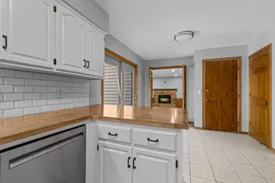 4645 Orchid Ln N, Plymouth, MN 55446 - Photo 11