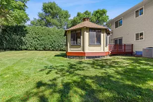 4645 Orchid Ln N, Plymouth, MN 55446 - Photo 43