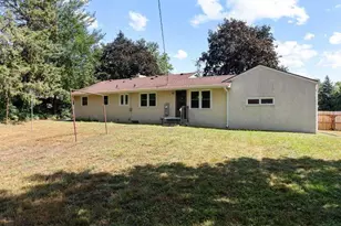 1689 Edgemont St, Maplewood, MN 55117 - Photo 13