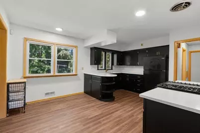 1689 Edgemont Street, Maplewood, MN 55117 - Photo 15