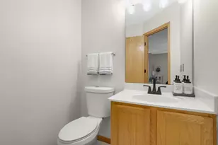 547 Mission Hills Way W, Chanhassen, MN 55317 - Photo 13