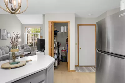 547 Mission Hills Way W, Chanhassen, MN 55317 - Photo 9
