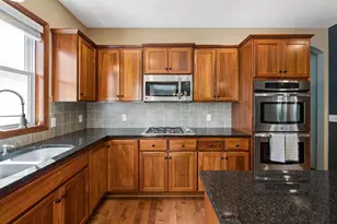 10406 Florida Ave N, Brooklyn Park, MN 55445 - Photo 7