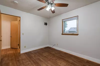 105 Jay Street, Le Sueur, MN 56058 - Photo 15