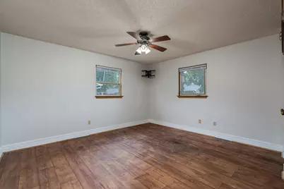 105 Jay Street, Le Sueur, MN 56058 - Photo 11