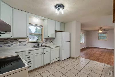 105 Jay Street, Le Sueur, MN 56058 - Photo 9