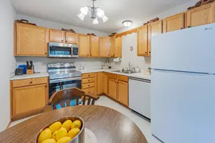 1555 County Rd D E, Maplewood, MN 55109 - Photo 5