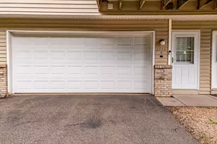 1555 County Rd D E, Maplewood, MN 55109 - Photo 3